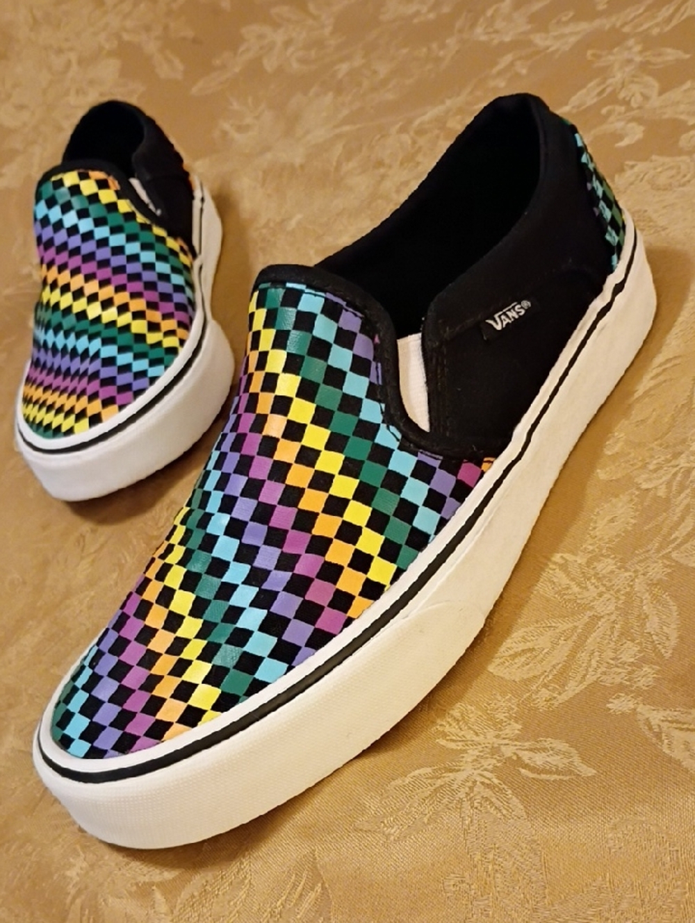 VANS Rainbow Checkerboard Slip-On Sneakers - Black Trim Women's 7.5 Men's 6.0